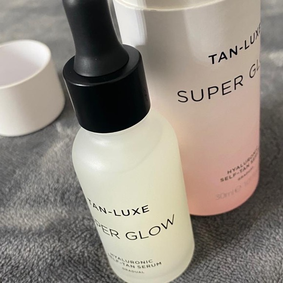 Tan Luxe Super Glow Hyaluronic Self Tan Serum - Picture 3 of 9